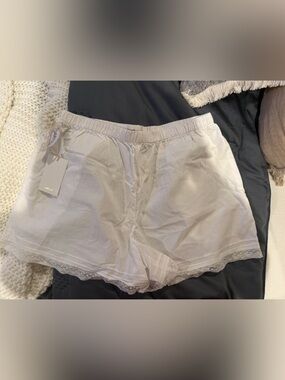 Wilfred White High-Waist Lace-Trim Lounge Shorts